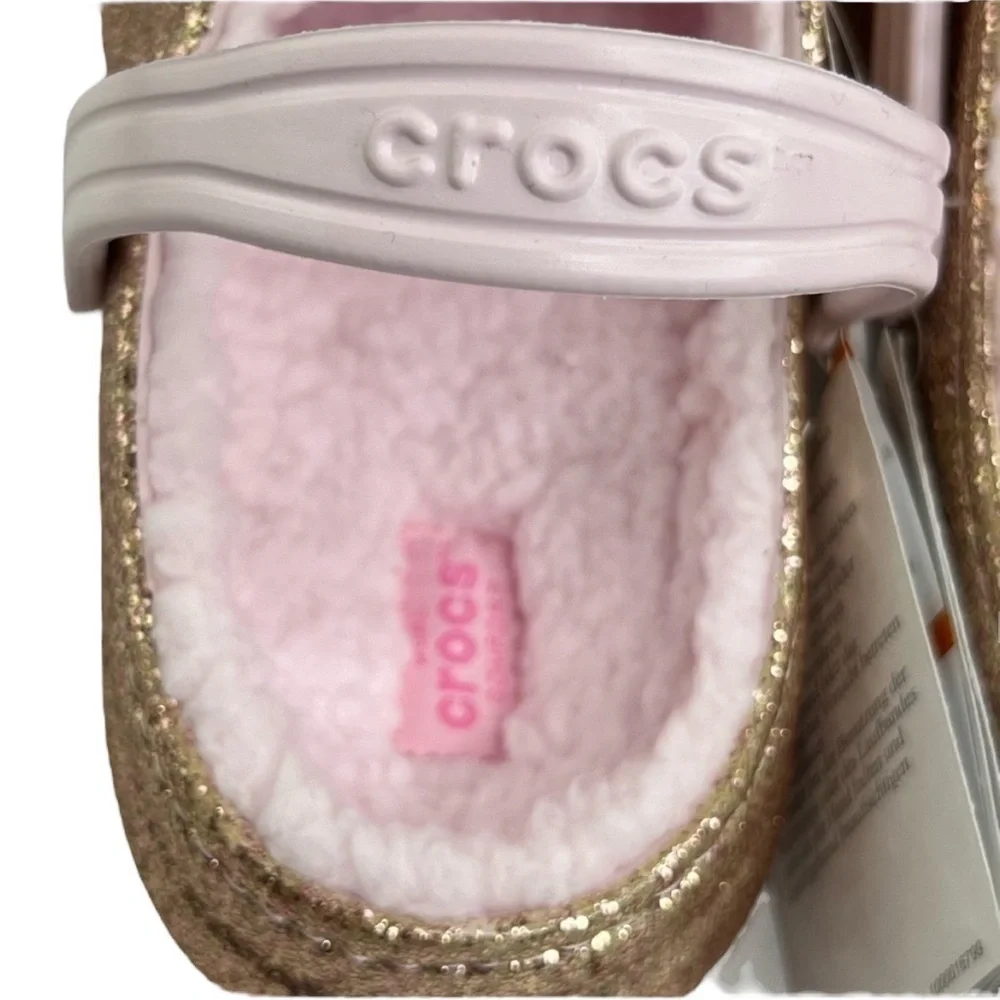CROCS - ‘Gold Glitter & Pink’ Classic lined. SZ: J6. NWT Firm!